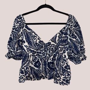 Francescas • Navy and White Deep Plunge Neckline Top • Sz Medium